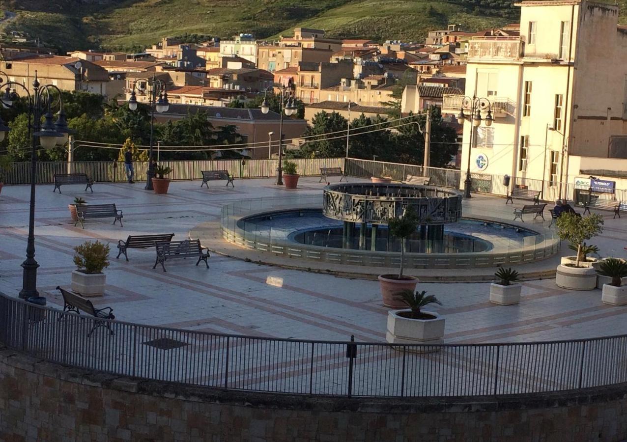 Fontana Di Li Rosi Apartment Campofranco Bagian luar foto